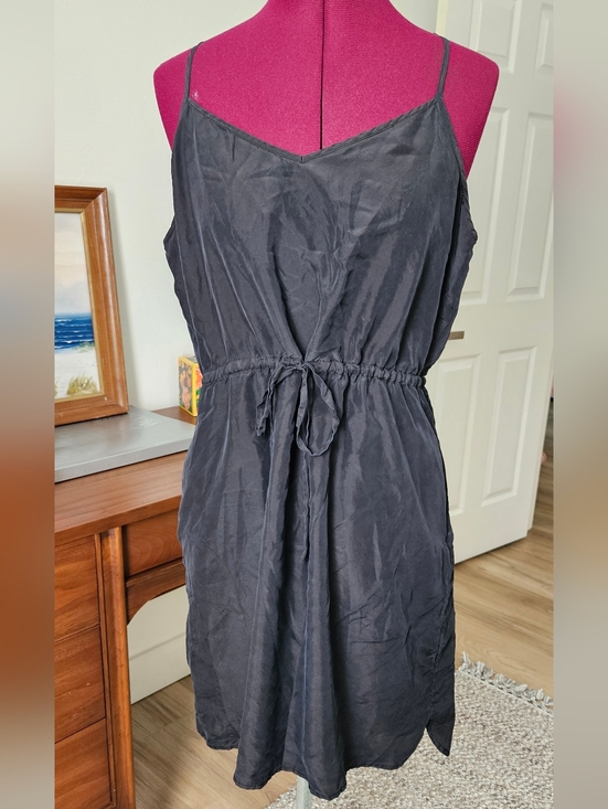 Madewell Dresses & Skirts - Madewell Drawstring Racerback 100% Silk Daybreak Dress Size 10 Black/Navy